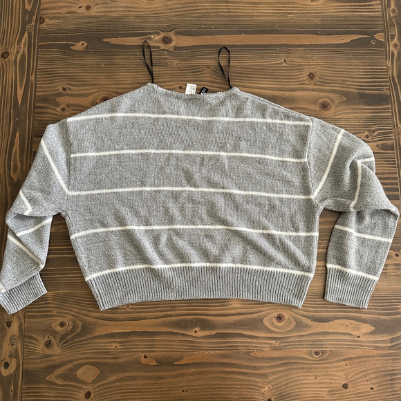 Divided Womens H&M Striped Cropped Sweater Size S Gray - Picture 2 of 6